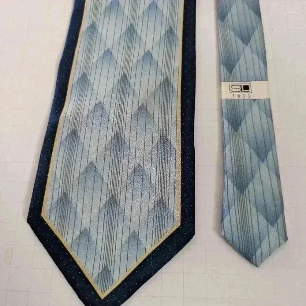 Steve Land silk Blue Argyle Pattern With Black Edging